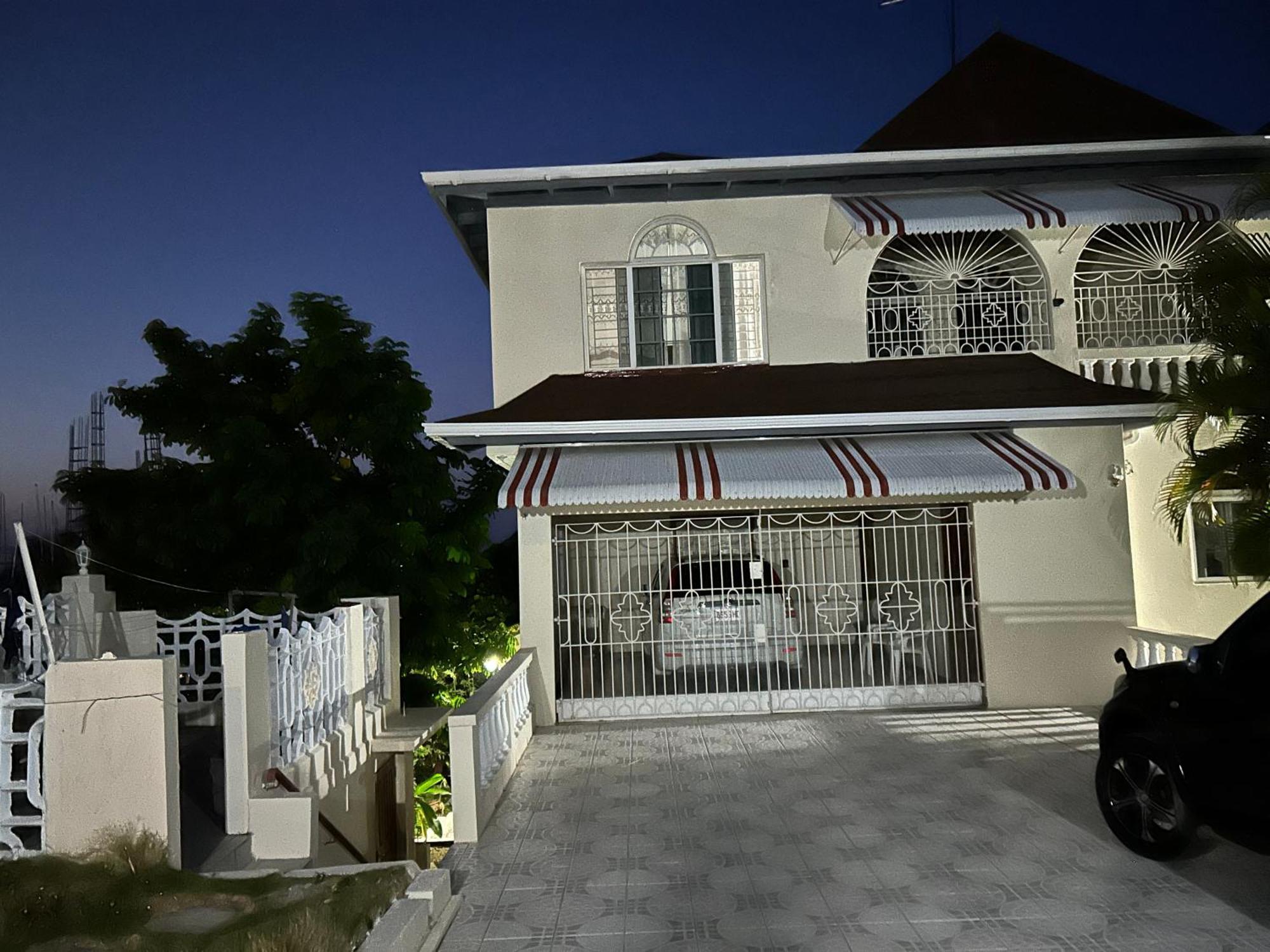 Goldenview Guesthouse Ocho Rios Exterior foto