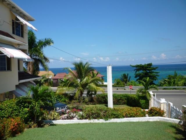 Goldenview Guesthouse Ocho Rios Exterior foto