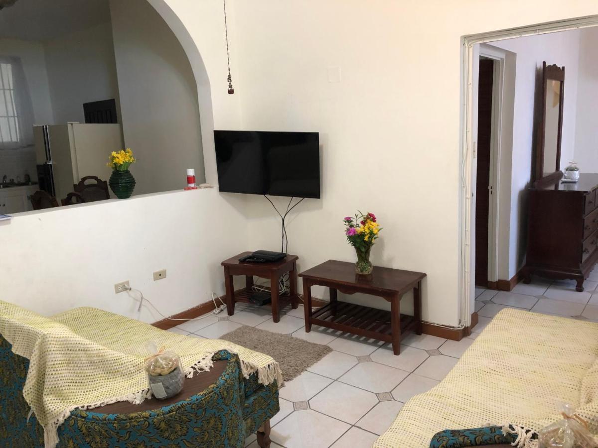 Goldenview Guesthouse Ocho Rios Exterior foto